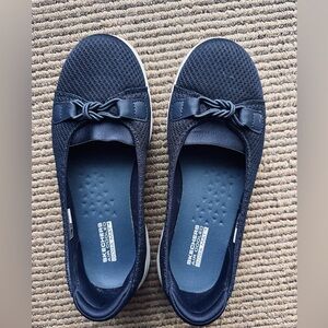 Skechers Women's Dark Blue Bow Flats